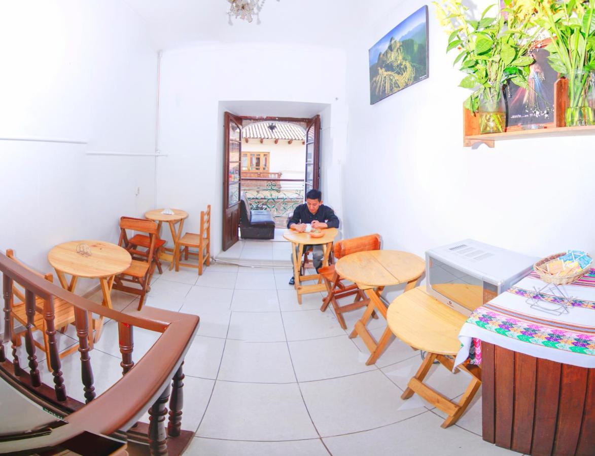 The Grassshopper Plaza De Armas Hostel Cusco Exterior photo