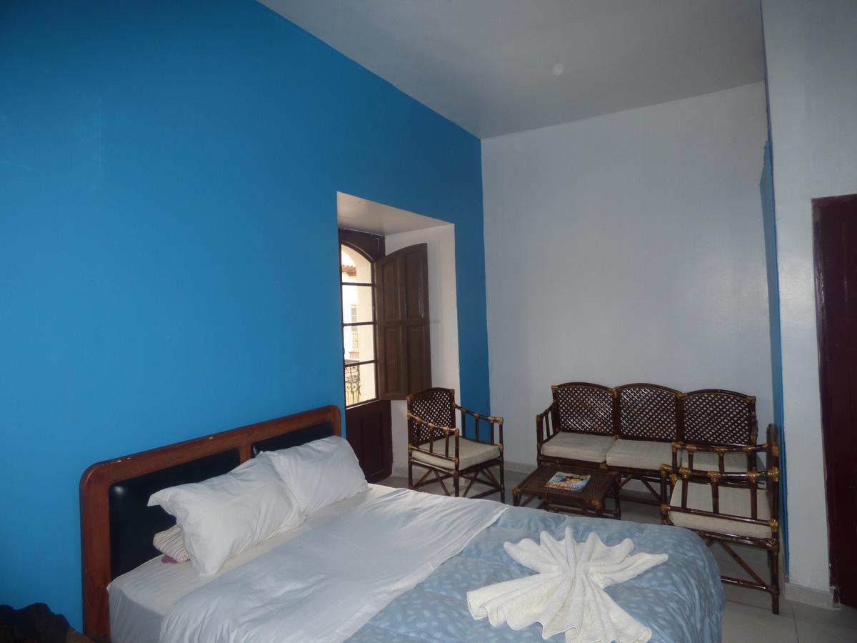 The Grassshopper Plaza De Armas Hostel Cusco Exterior photo